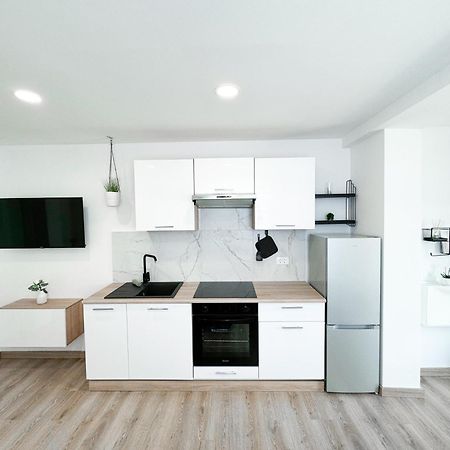 The Pinot'S Apartments コペル エクステリア 写真