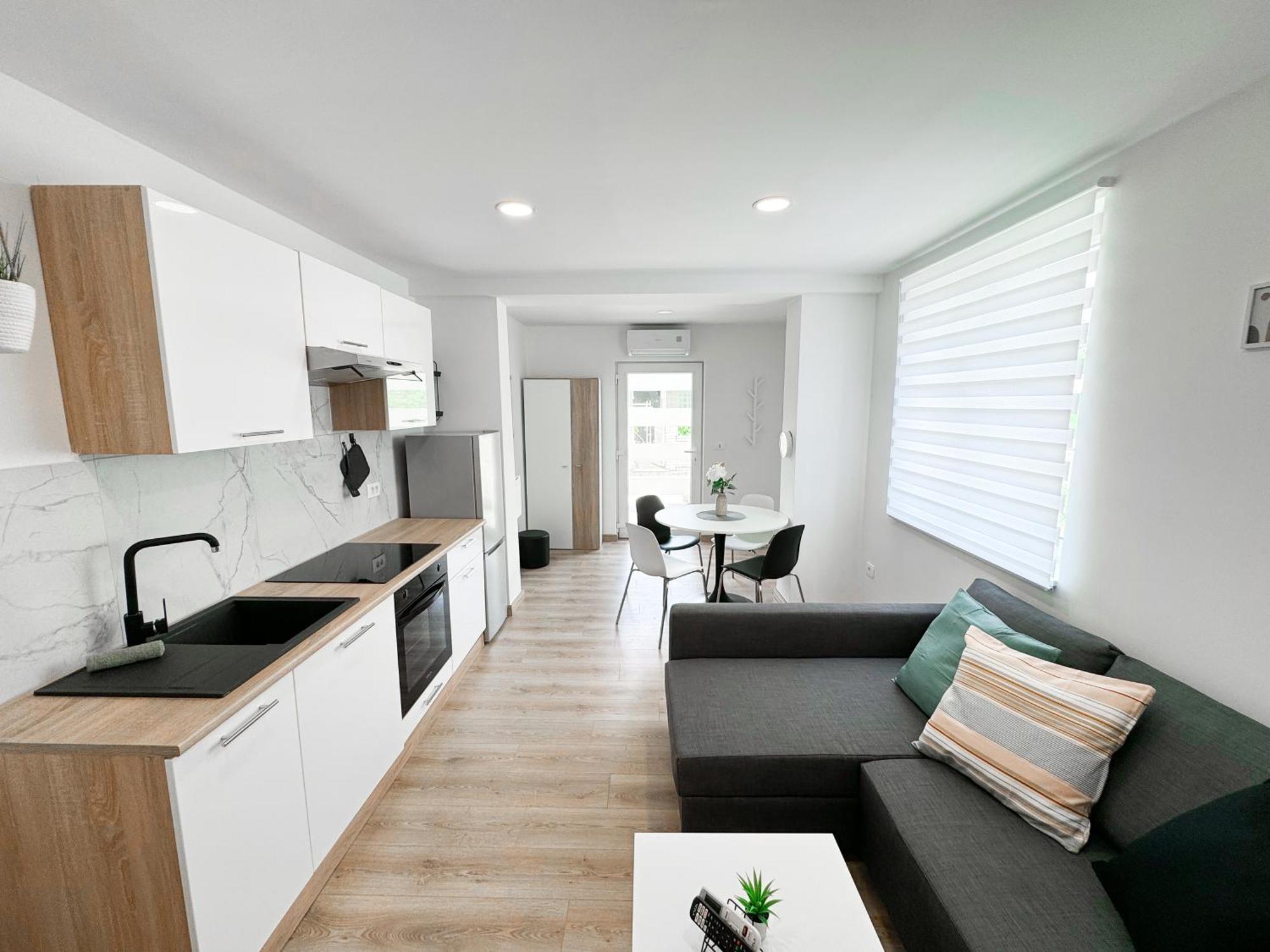 The Pinot'S Apartments コペル エクステリア 写真