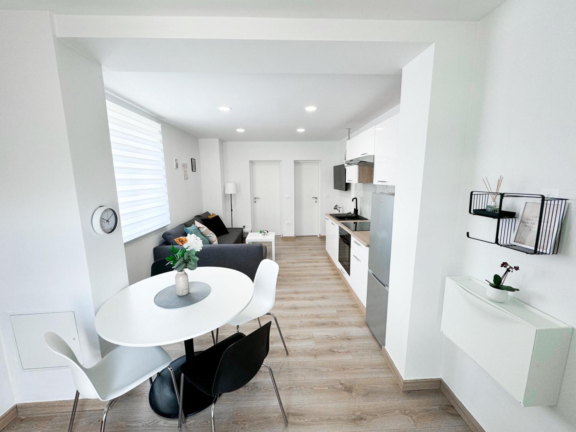 The Pinot'S Apartments コペル エクステリア 写真
